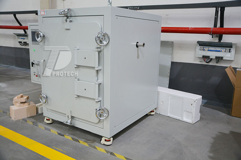 Realistic view of split type 1200 ℃ box atmosphere furnace